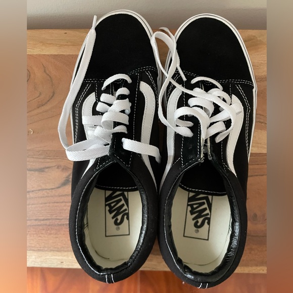 Vans men size 7.5  women 9.0  condition is very good ( wore only twice) - Picture 7 of 9